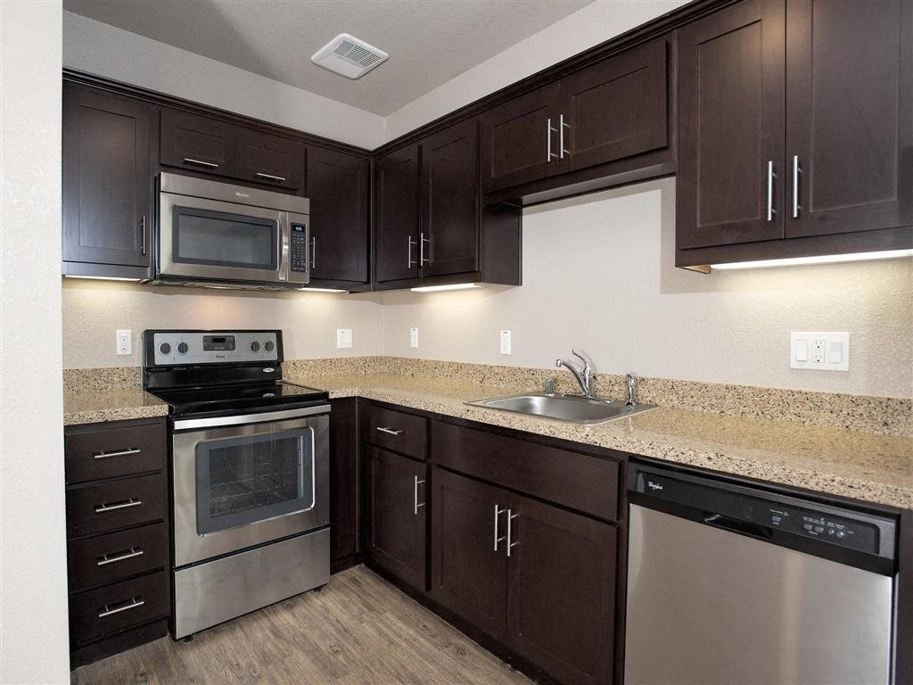 Mason at Hive Kitchen l Brand New Apartments for Rent | Mason at Hive Apartments in Oakland, CA Now Leasing