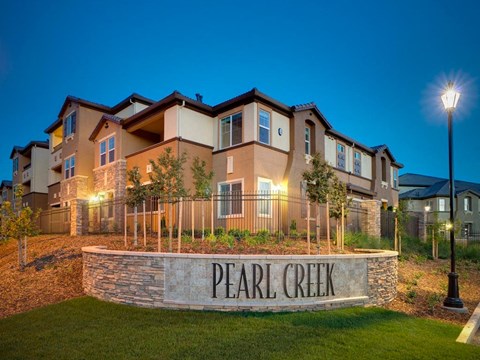 Pearl Creek luxury Apartments in Roseville, CA-Exterior