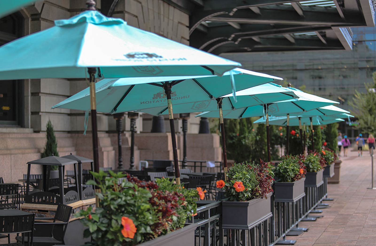 Outdoor dining that feels like a vacation. Enjoy easy access to local patios, coffee shops, and walkable bites — perfect for soaking in sunny Denver days.