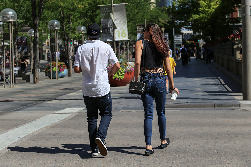 Urban lifestyle at your doorstep at 1190 S Bellaire St in Denver, CO
