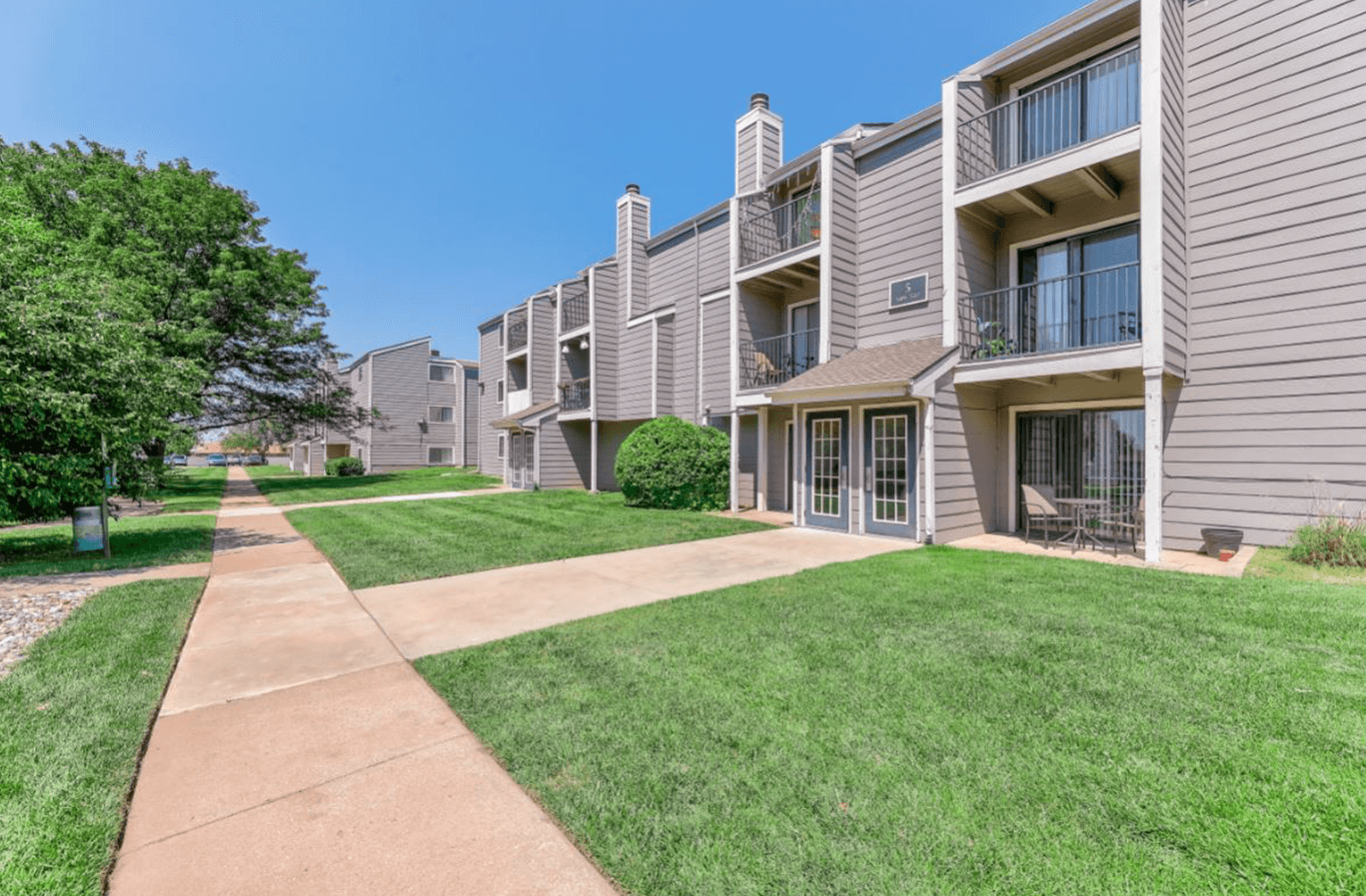 The Club At Cherry Hills Apartments In Wichita The Club At Cherry Hills Apartments In Wichita