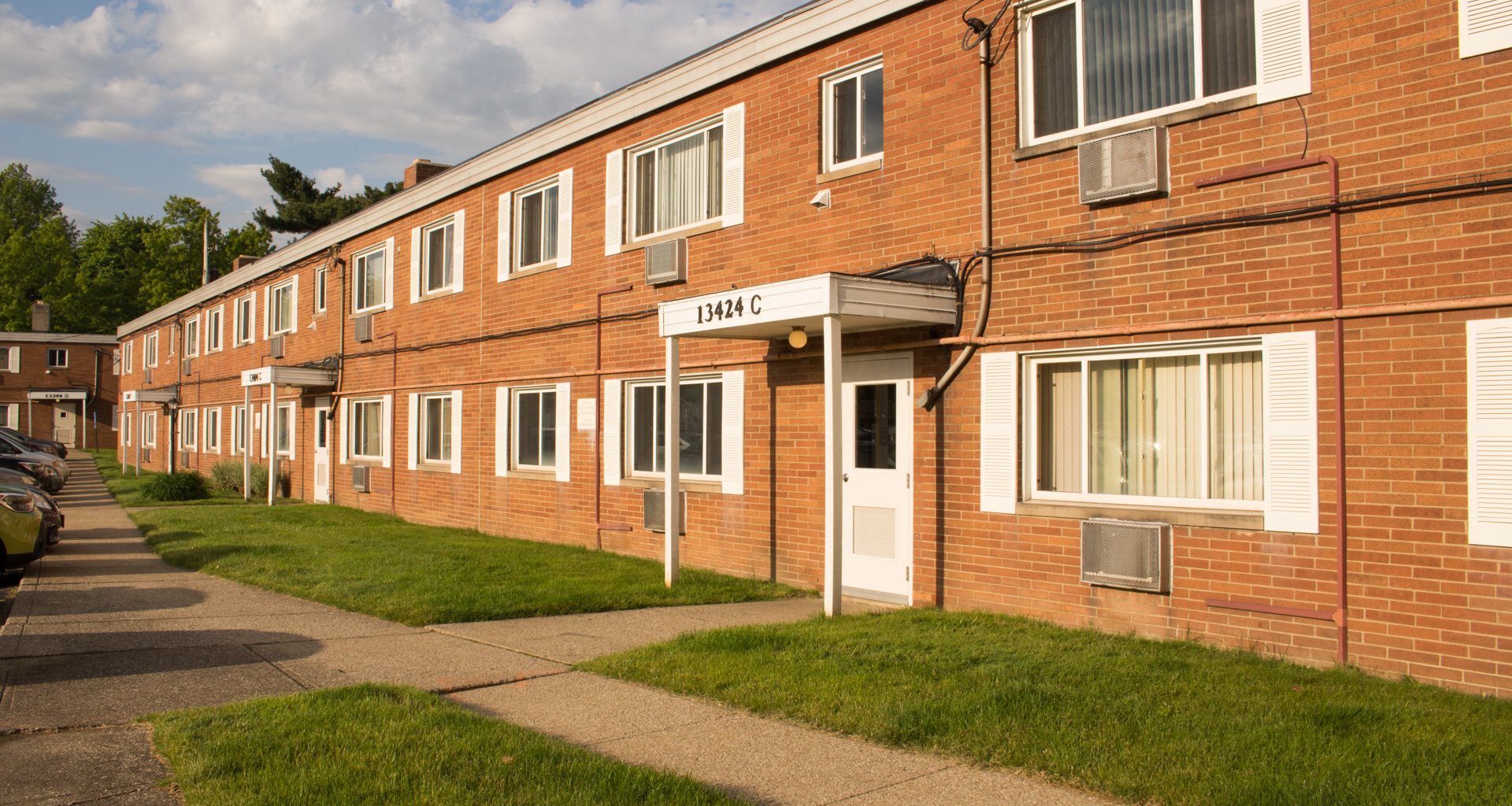 Holland Gardens Apartments Apartments in Brookpark, OH