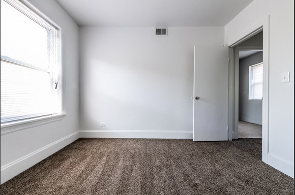 Auburn Gresham Chicago Apartments for Rent | 7812 S Emerald Bedroom
