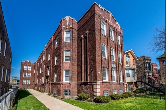 Auburn Gresham Chicago Apartments for Rent | 7812 S Emerald