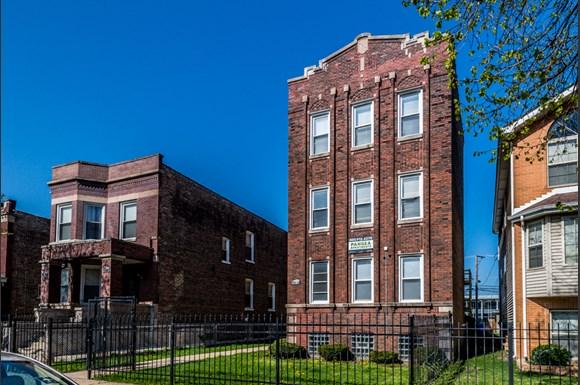 Auburn Gresham Chicago Apartments for Rent | 7812 S Emerald