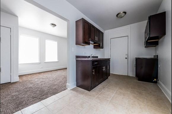 Auburn Gresham Chicago Apartments for Rent | 7812 S Emerald Kitchen