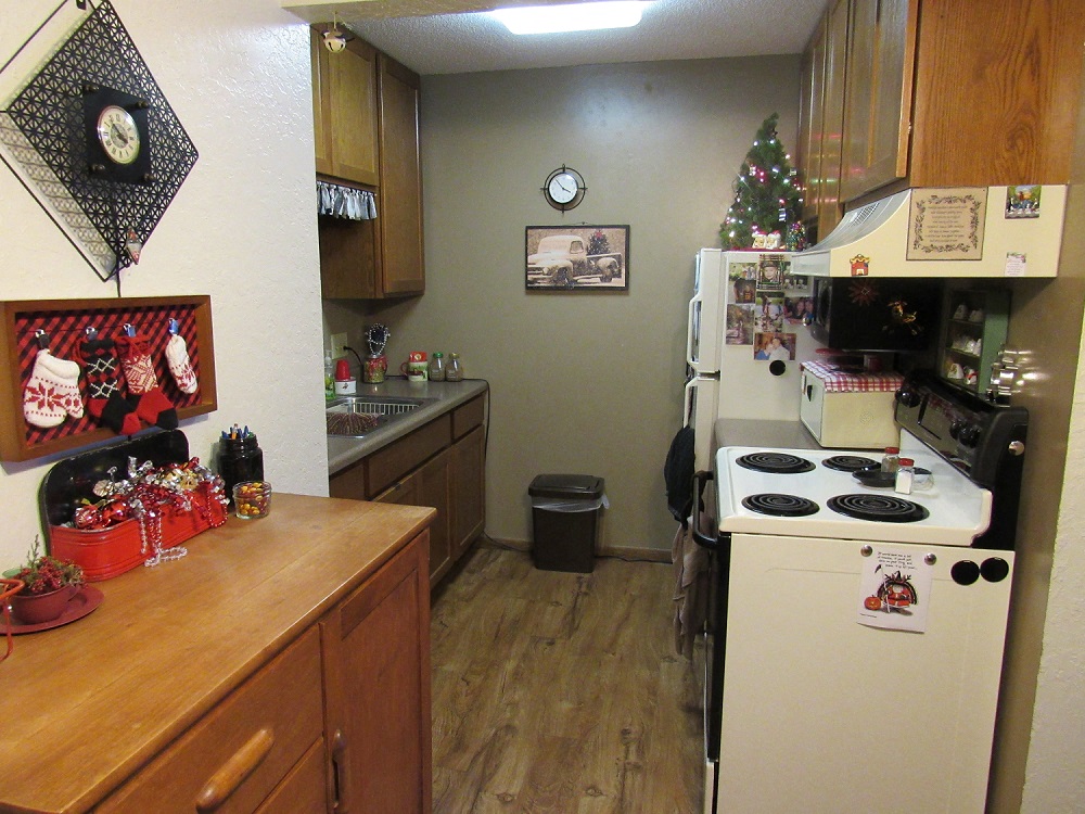kitchen with hardwood floors apartment Forest lake MN