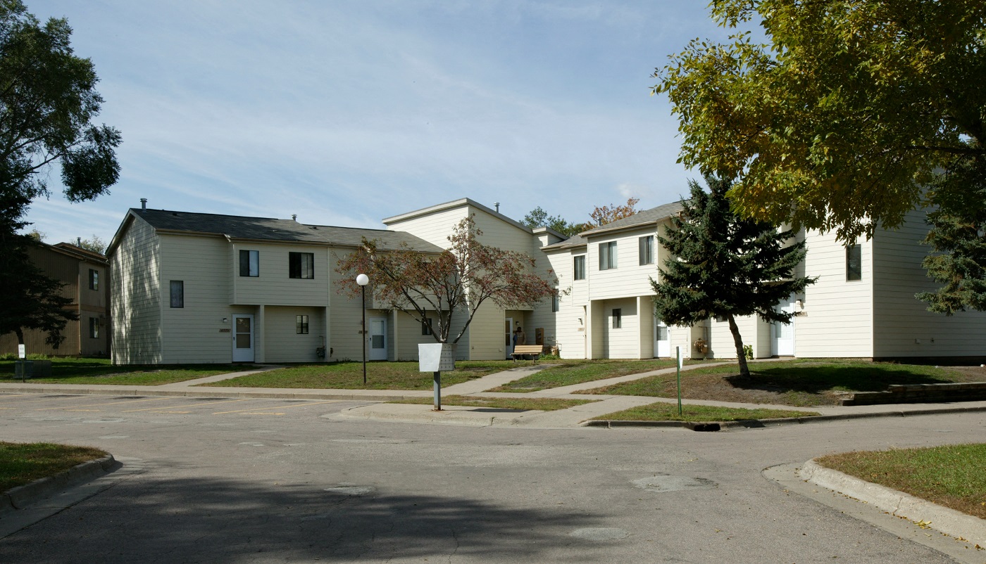 Apartments for Rent in Brooklyn Center, MN Victoria Townhomes