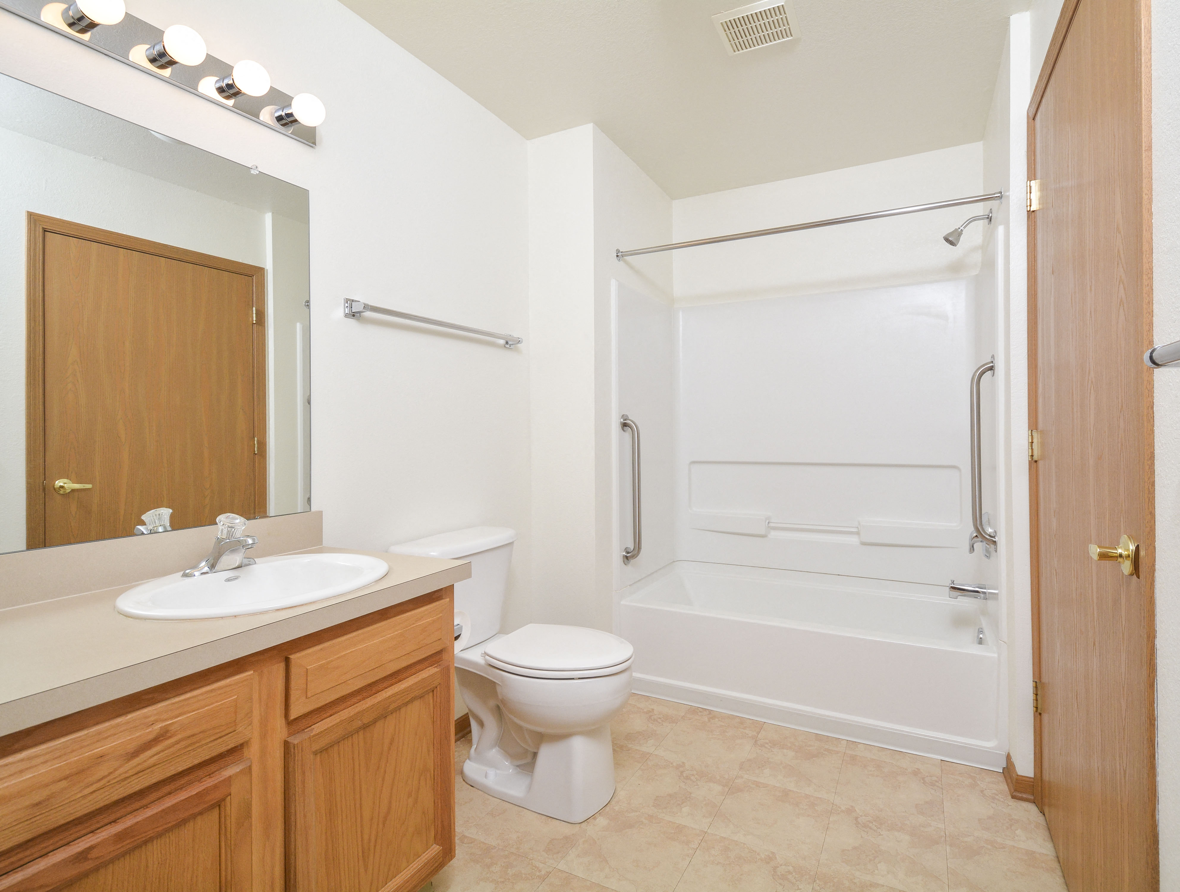 Photos and Video of The Waterford in Toledo, OH