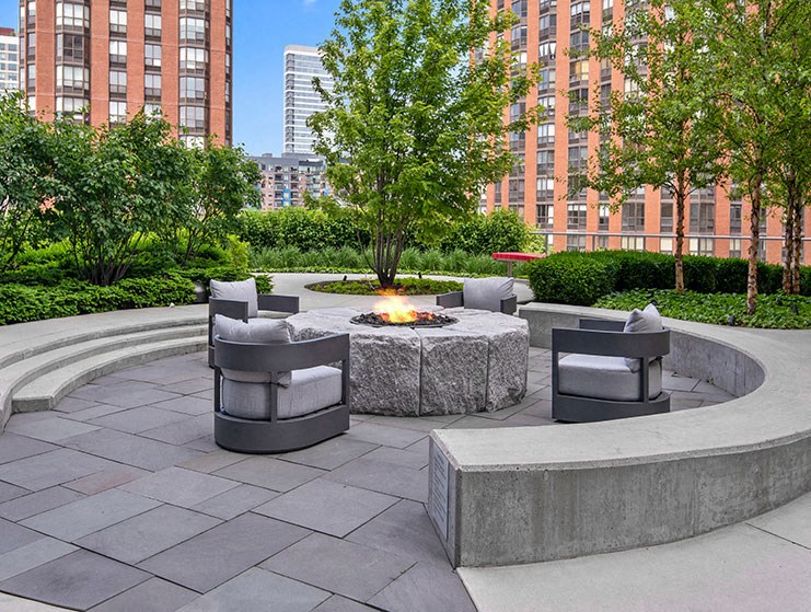 Fire Pit at 1001 South State, Chicago