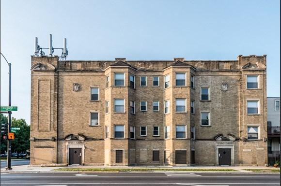 South Austin Apartments for rent in Chicago | 5201 W Washington Blvd