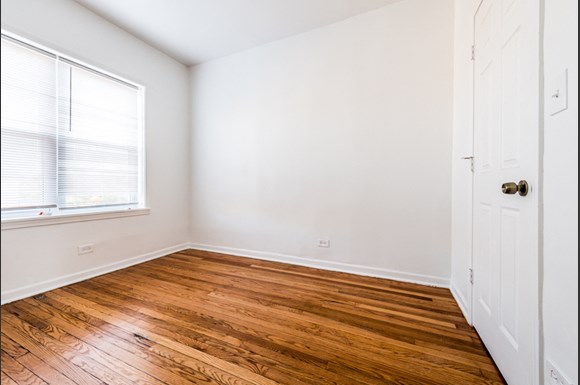 West Garfield Park Apartments for rent in Chicago | 400 S Kilbourn Bedroom