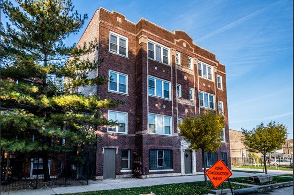 West Garfield Park Apartments for rent in Chicago | 400 S Kilbourn