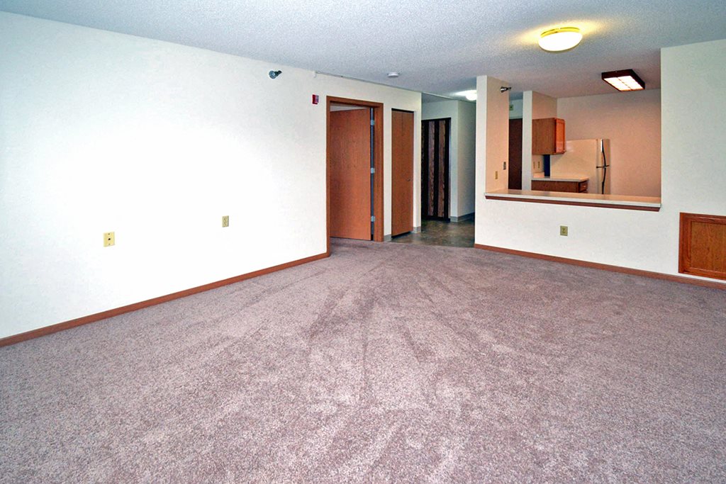 Photos and Video of Oak Terrace in Oakdale, MN