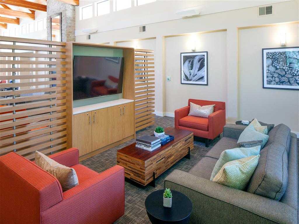 Lake Oswego Apartments for Rent | Parkridge Apartments