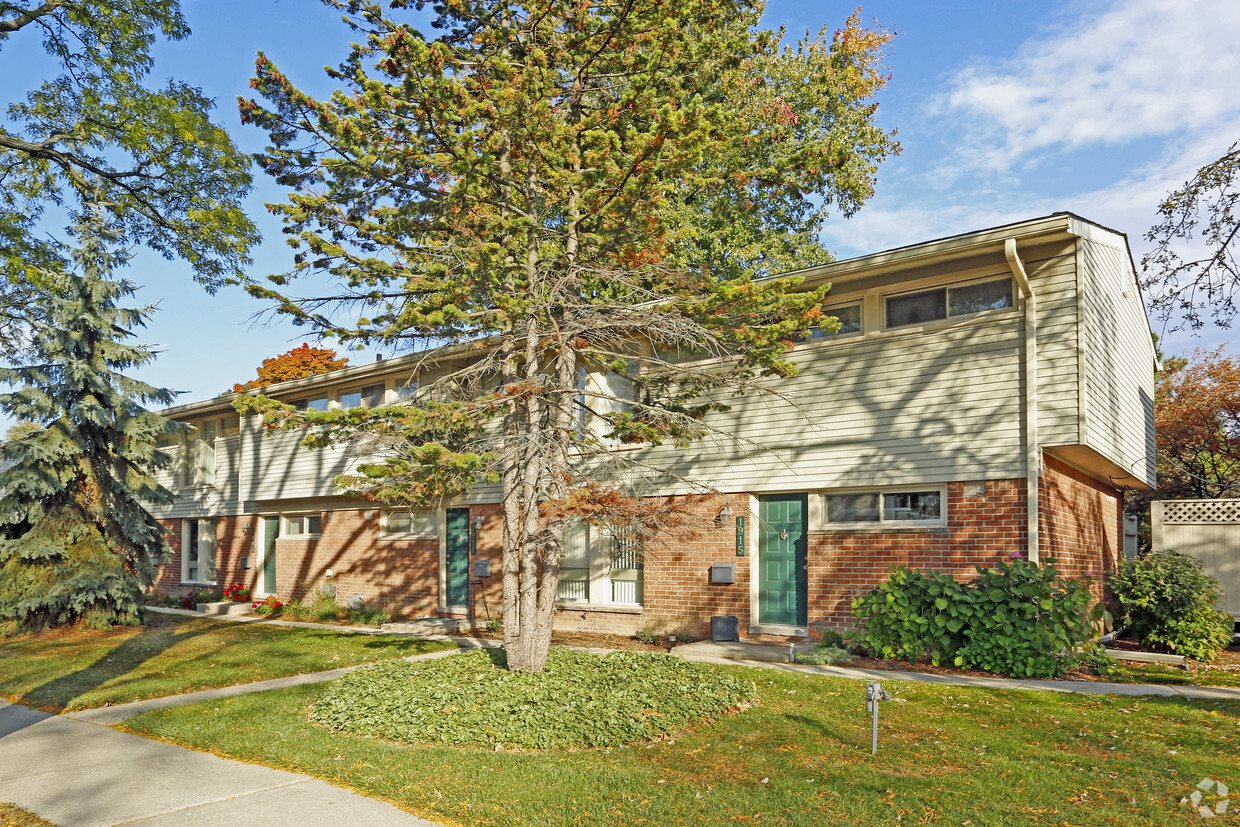 Eton Square Apartments Apartments in Birmingham, MI