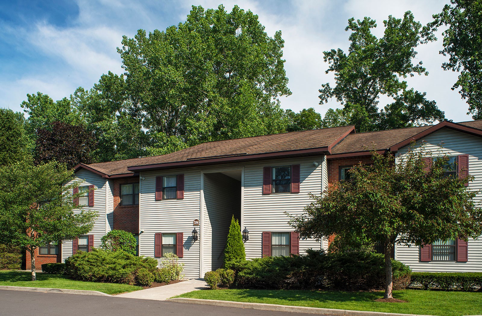 Fairwood Apartments | Apartments in Guilderland, NY
