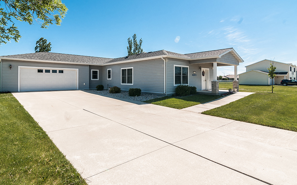 Minot AFB Homes Family housing at Minot AFB, ND Photos