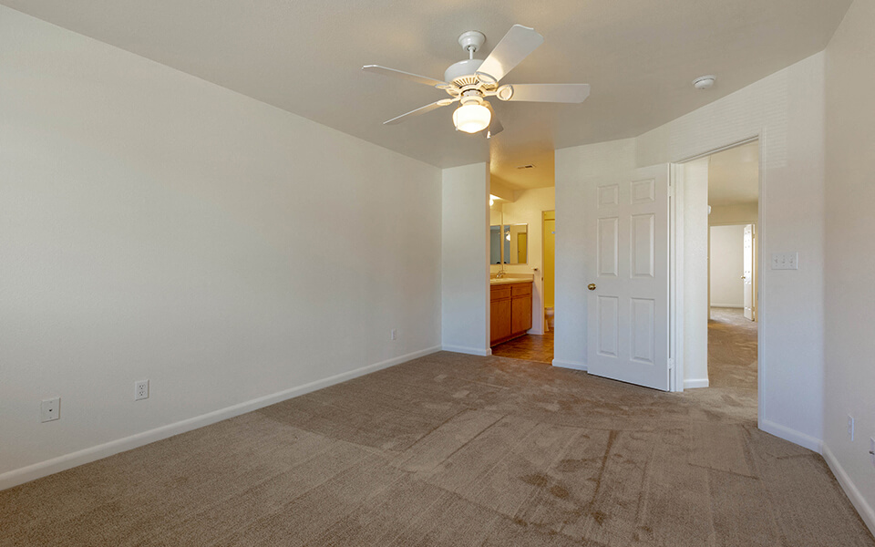 McCellan Corridor 1484 3x2.5 Primary Suite