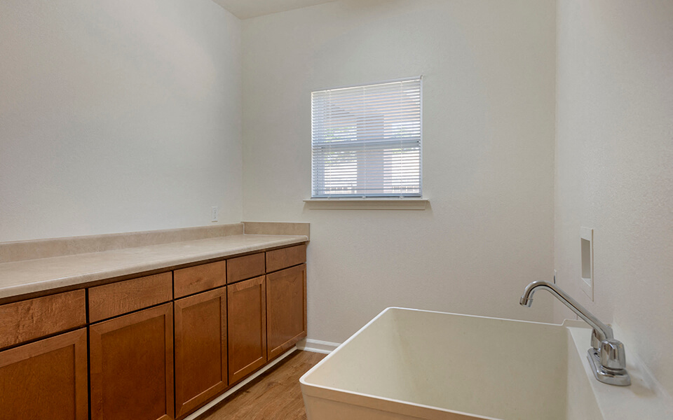 Norton Heights 1631 3x2.5 Laundry Room