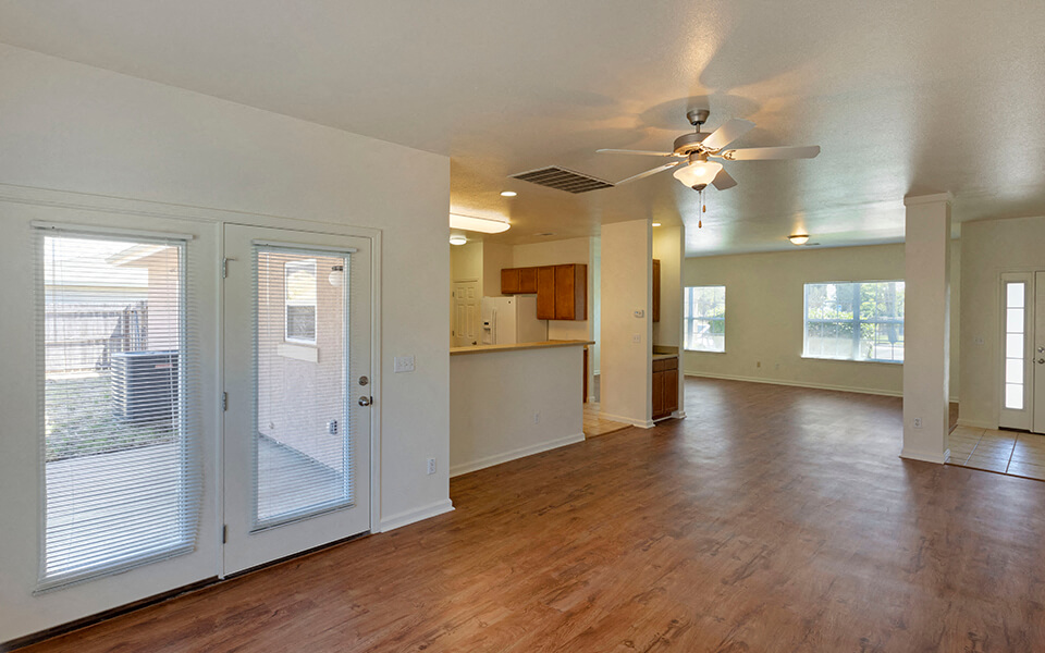 Norton Heights 1631 3x2.5 Living Room