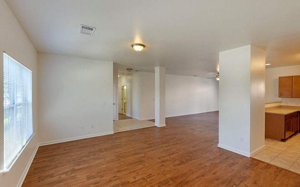 Norton Heights 1631 3x2.5 Dining Room