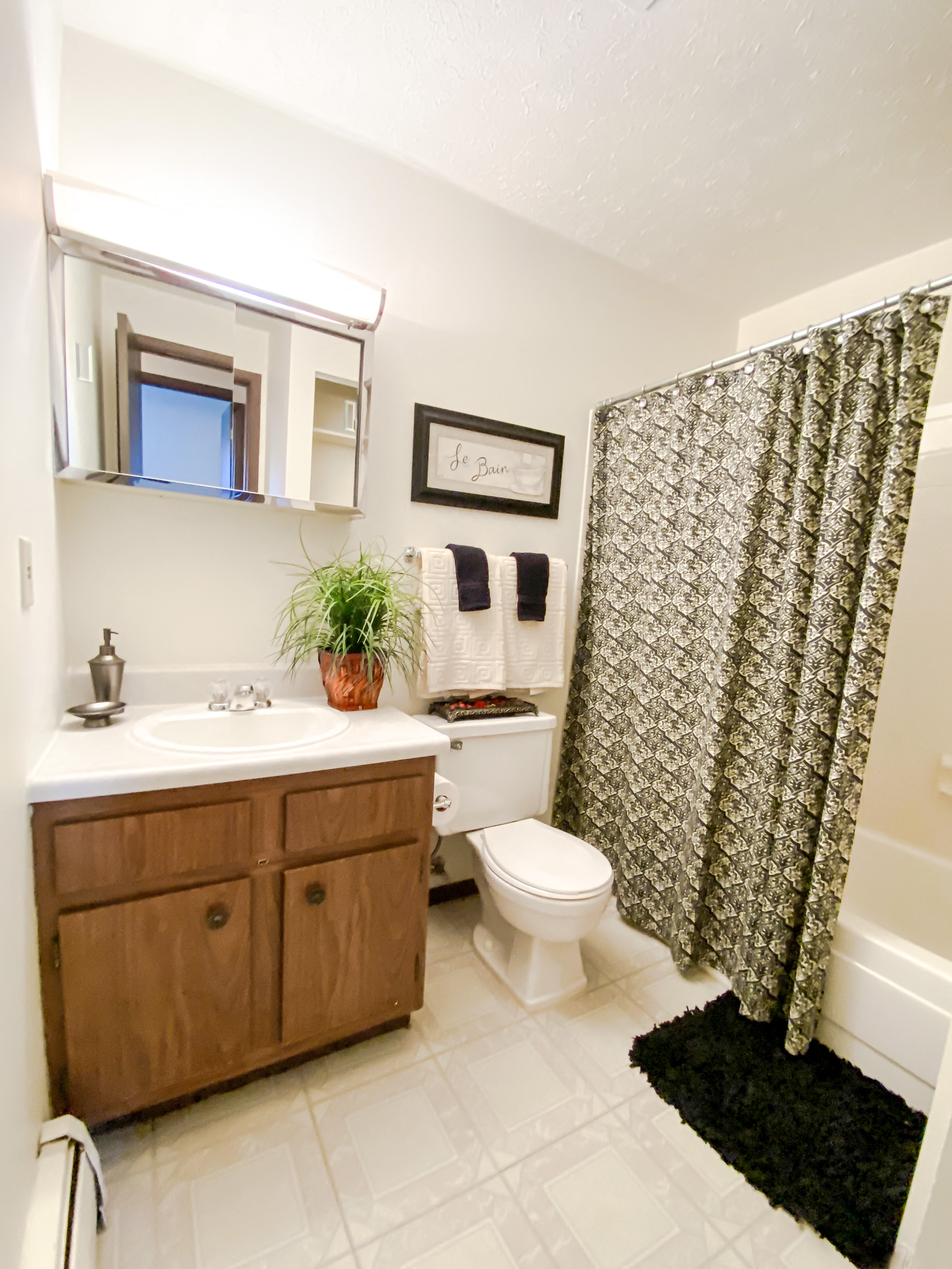 Photos and Video of Condor Garden Apartments in Elyria, OH