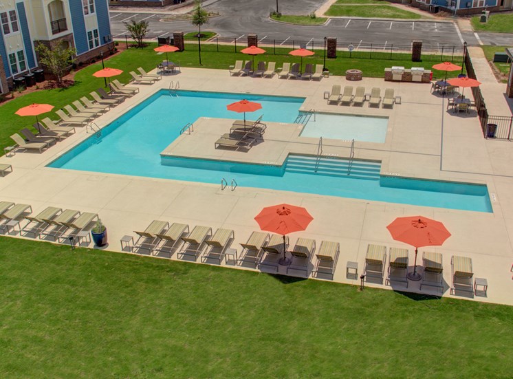 Resort-Style Pool at Beckstone Apartments, Summerville