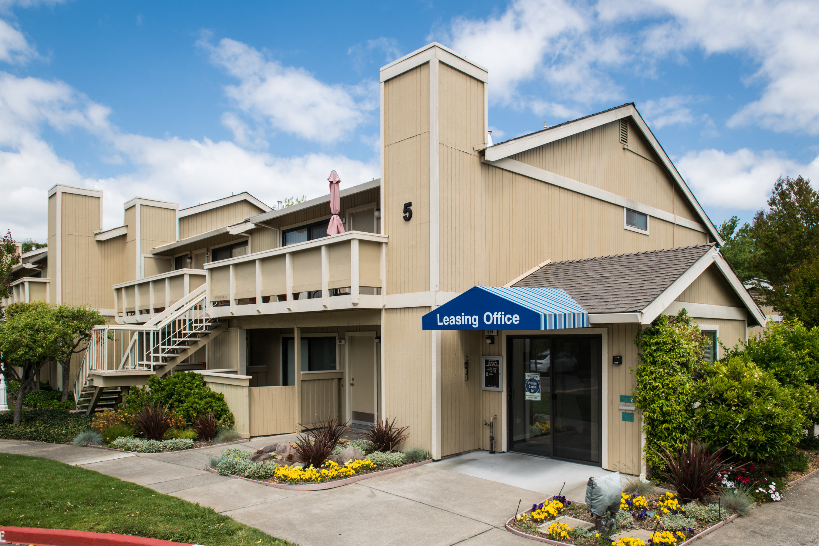 Floor Plans of The Meadows Apartments in Novato, CA