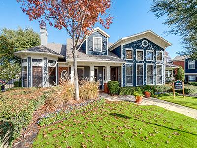 Front Office Entrance at Bardin Greene in Arlington, Texas