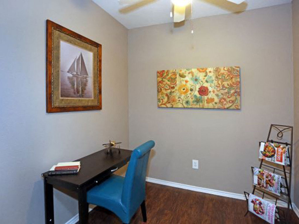 Work/Study Area at Bardin Greene Apartments in Arlington, Texas