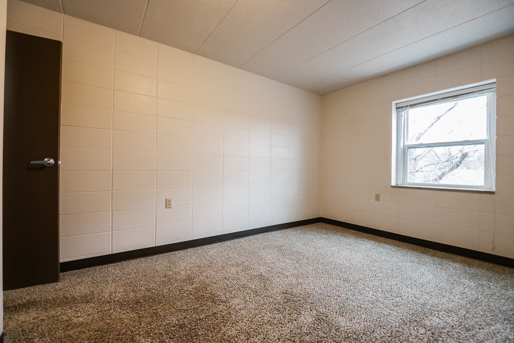 Photos and Video of Meadowlawn Plaza Apartments in Mitchell, SD