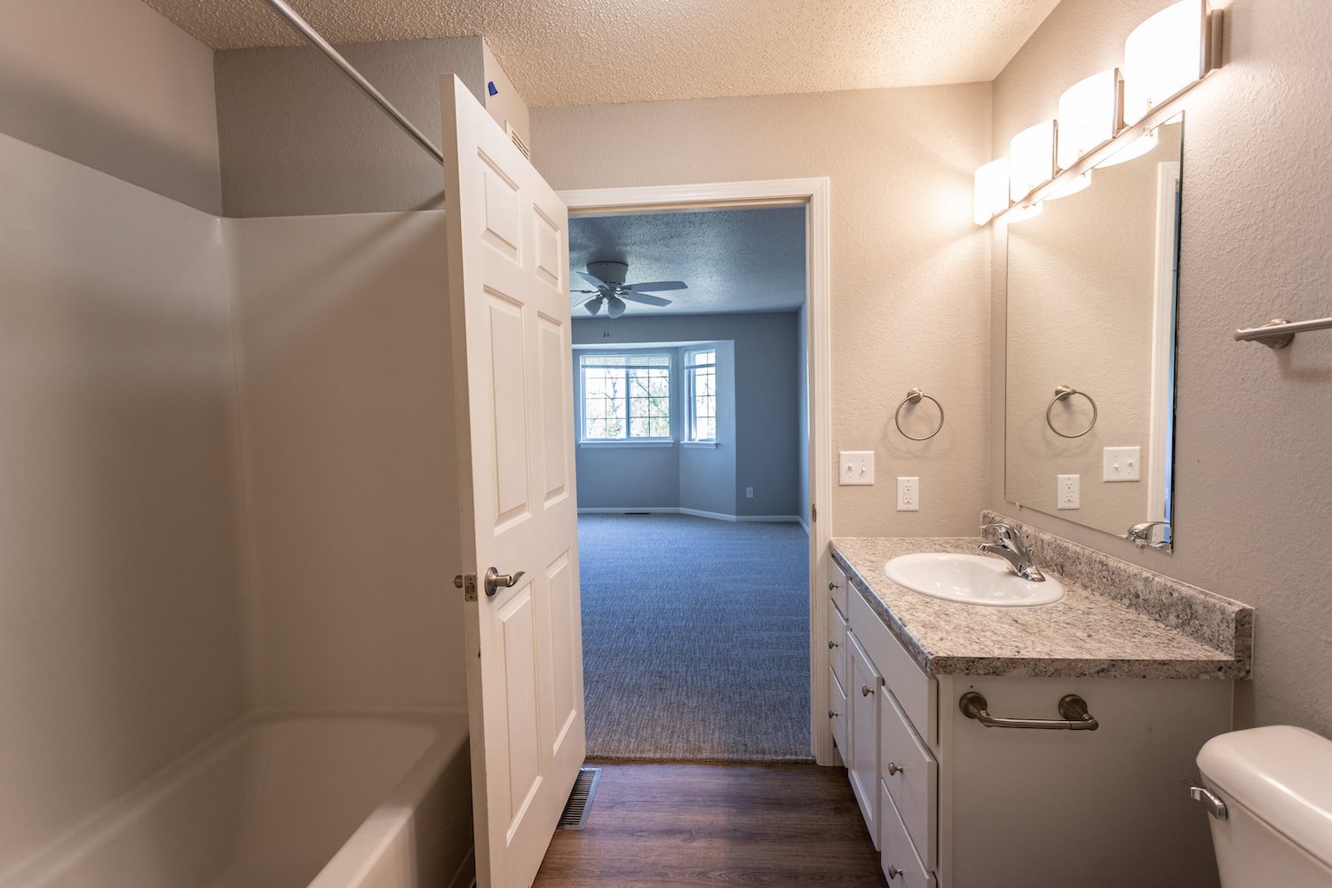 Photos and Video of Royal Oak Apartments in Sioux Falls, SD