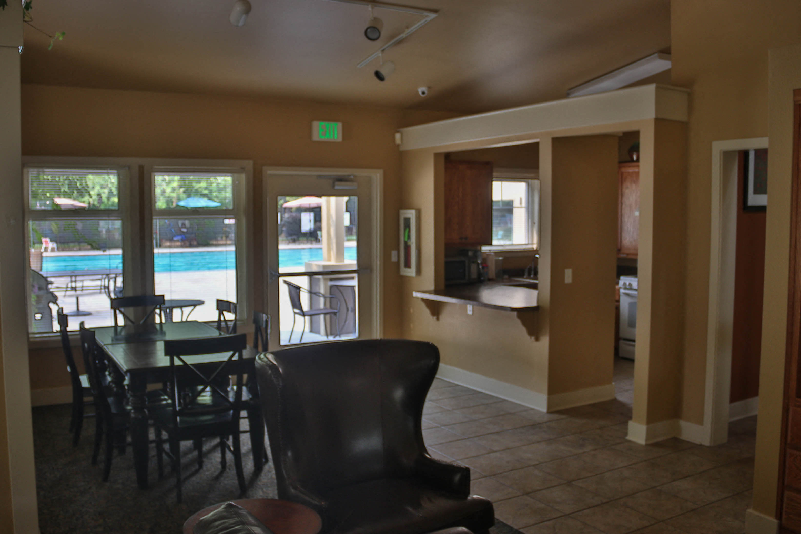 Gallery Photo 16