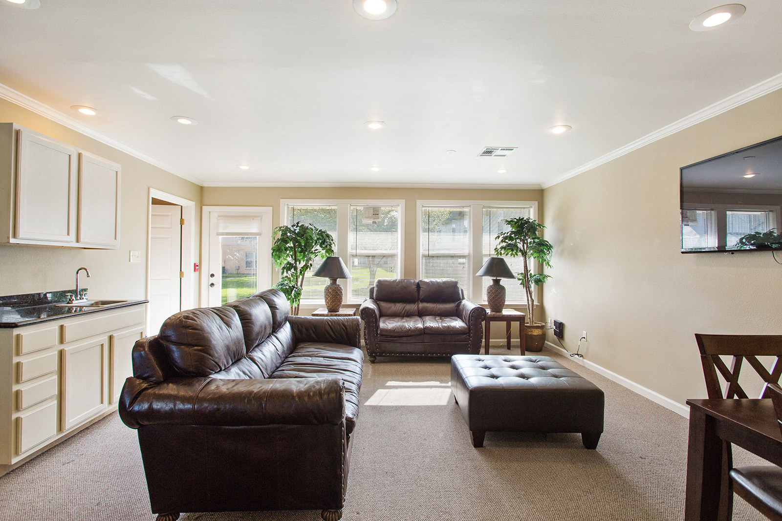 Arbors On The Lake Apartments In New Orleans La