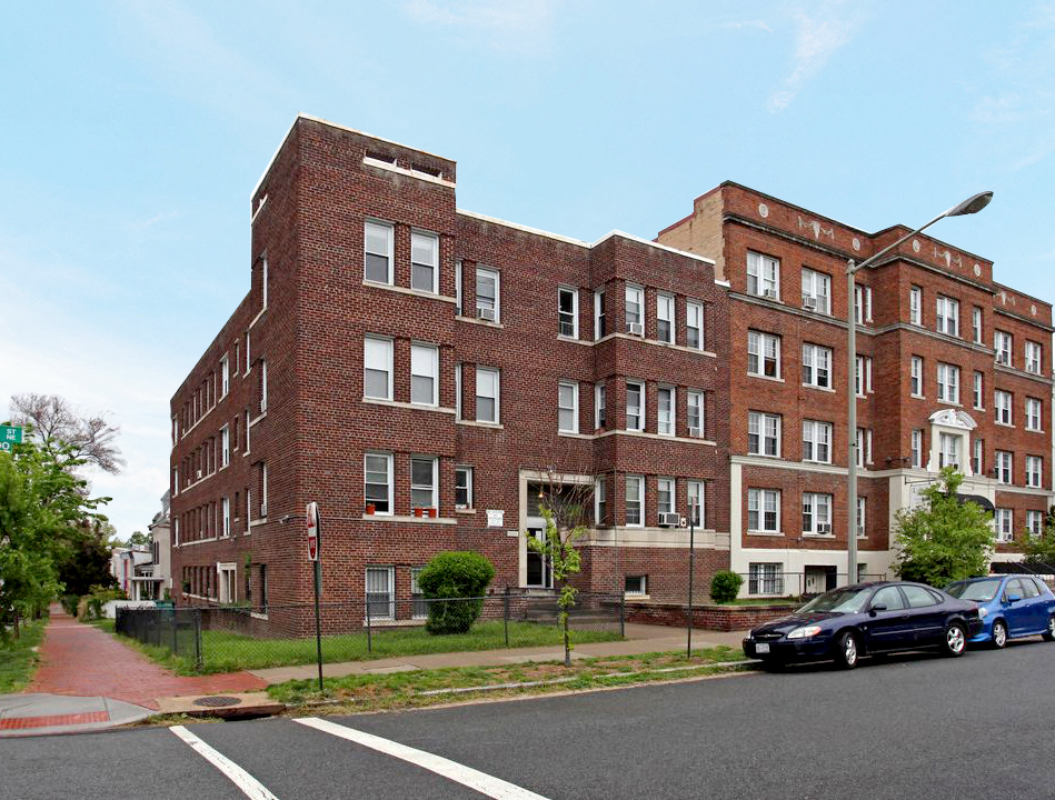 1100 F Street Ne Apartments In Washington Dc