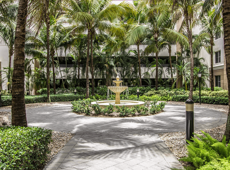 Vizcaya Lakes tropical courtyard in Boynton Beach, Florida
