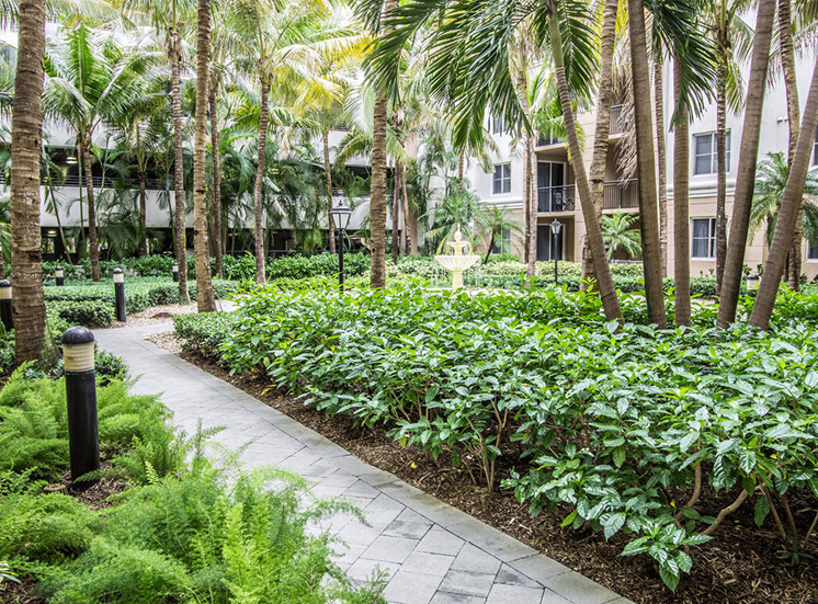 Vizcaya Lakes tropical courtyard in Boynton Beach, Florida