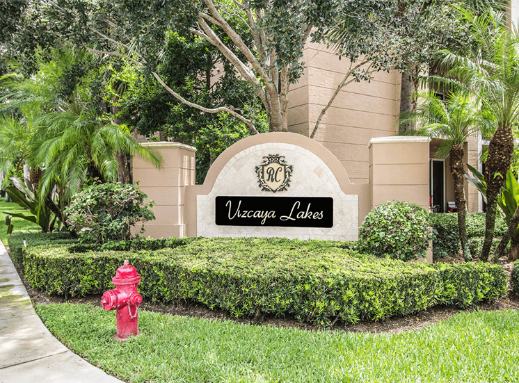 Vizcaya Lakes apartments monument sign in Boynton Beach, Florida