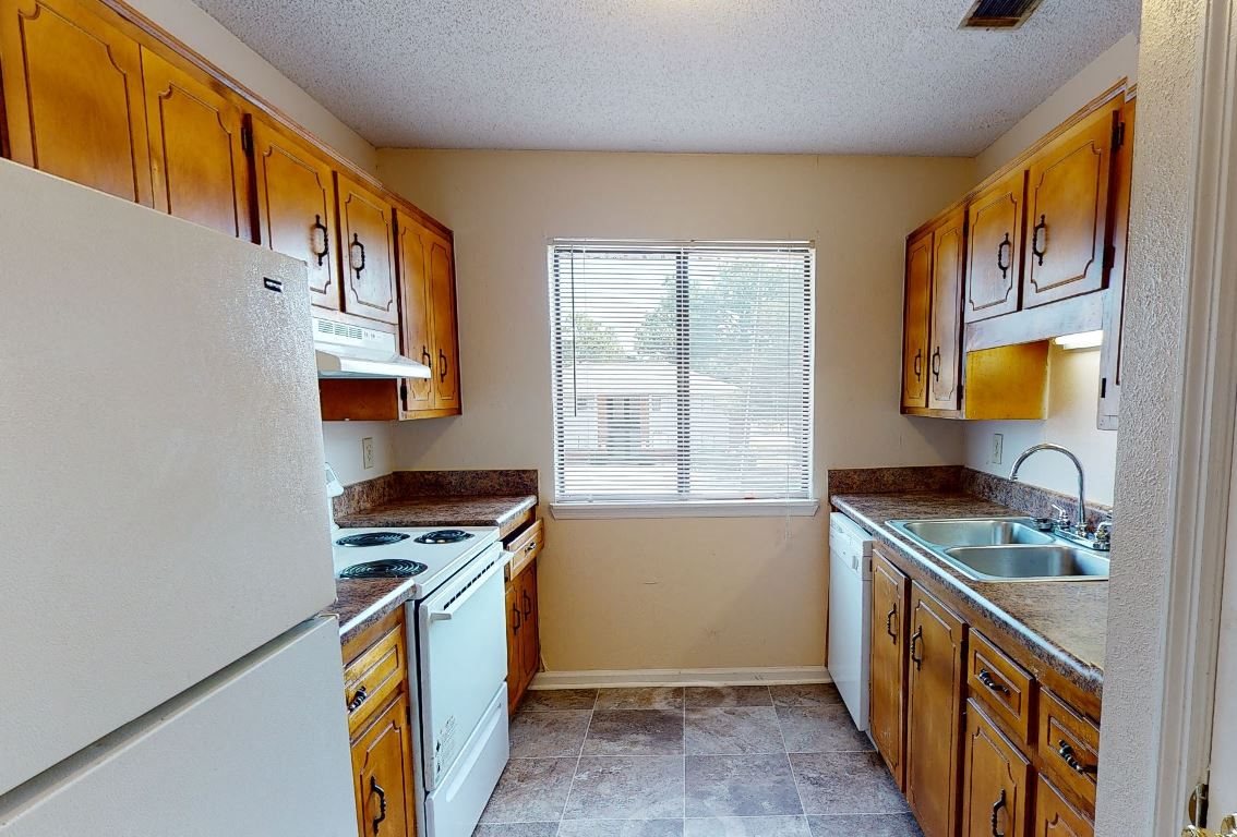 Regency Village Apartments In Augusta
