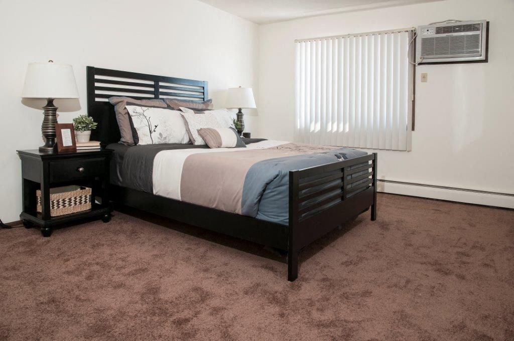 Earle Brown Farm Apartments Apartments In Brooklyn Center Mn