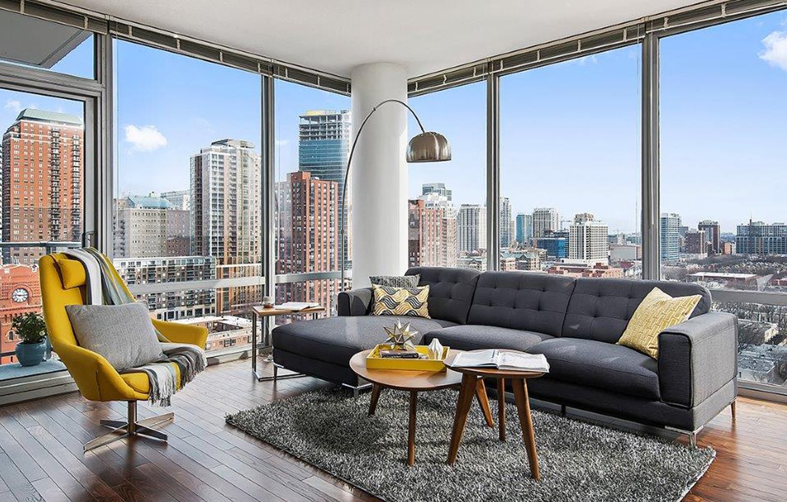 Burnham Pointe Apartments in Chicago, IL