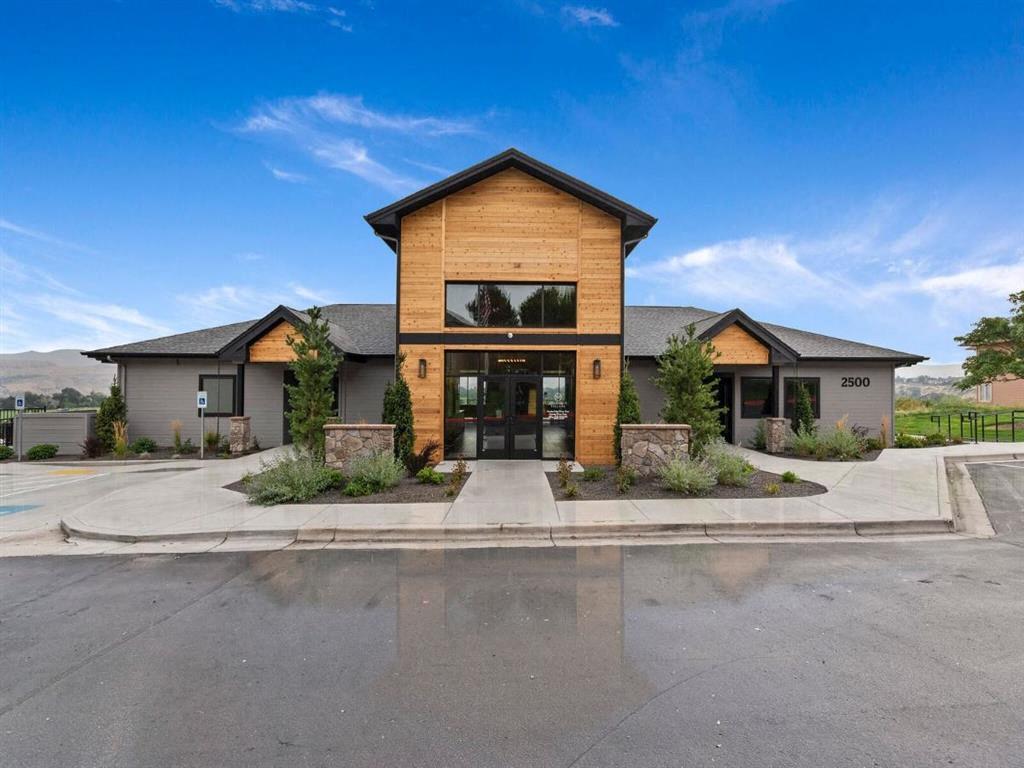 Columbia Village Apartments in Boise, ID