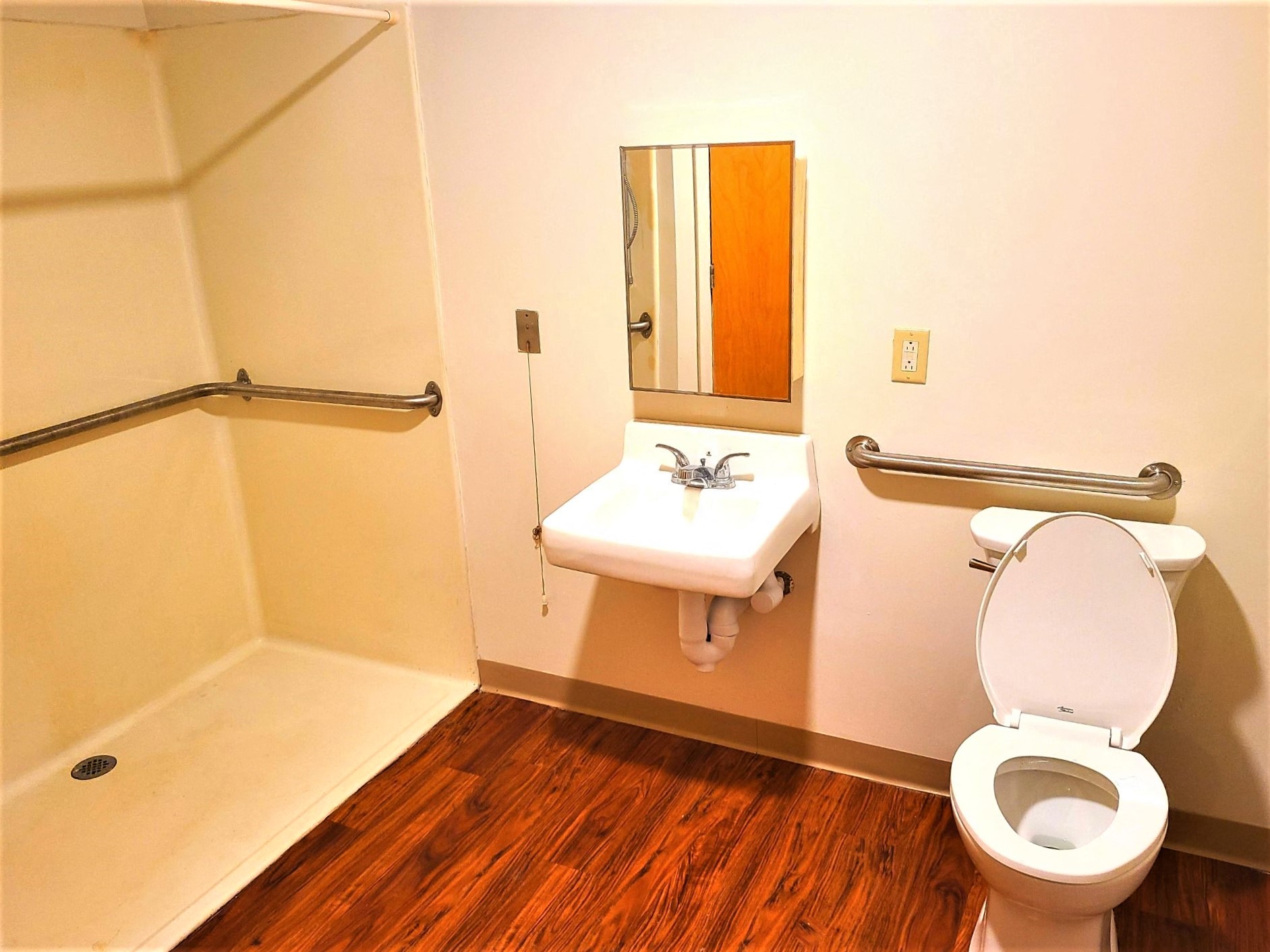 Gallery Photo 8