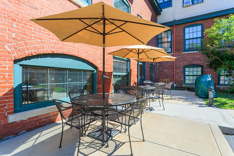 Barrington Cove Apartments in Barrington, RI