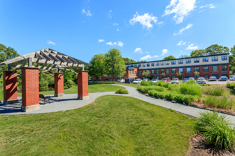 Barrington Cove Apartments in Barrington, RI
