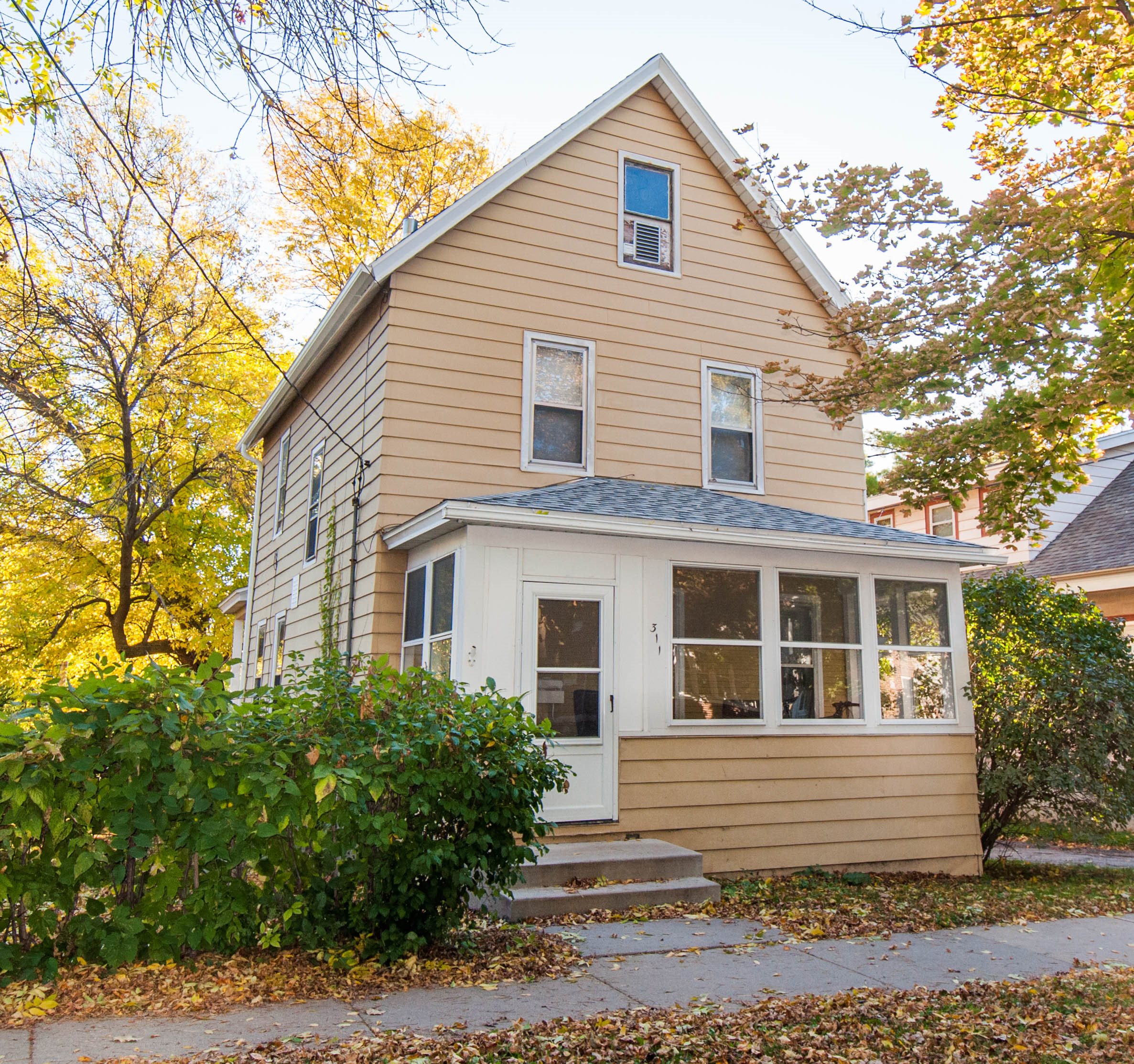 Photos and Video of Campus Area Houses in Madison, WI