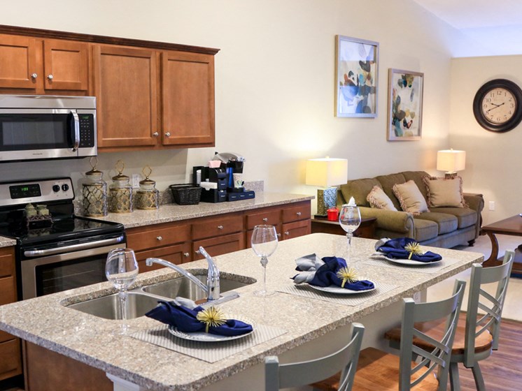 Fort Wayne IN Apartment Rentals Redwood Williamsburg Village Kitchen