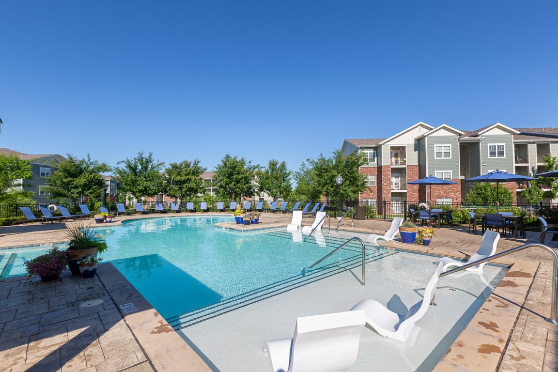 Photos and Video of Creekside Apartments in Broken Arrow, OK