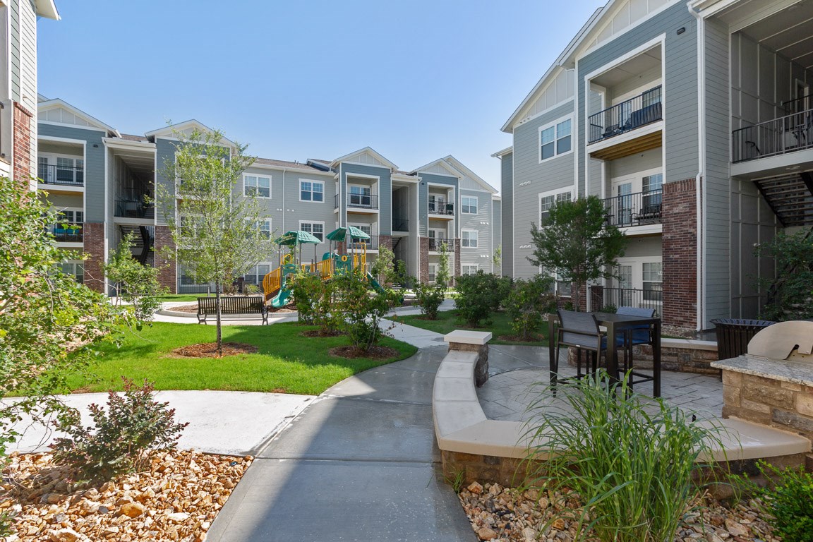 Photos and Video of Creekside Apartments in Broken Arrow, OK